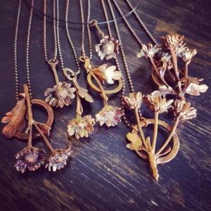 Daisy necklace