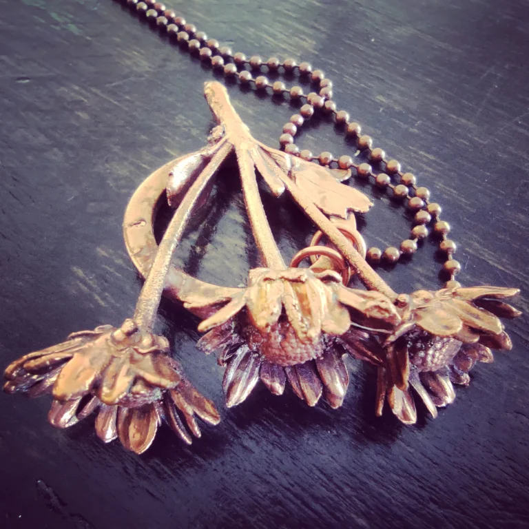 Daisy necklace